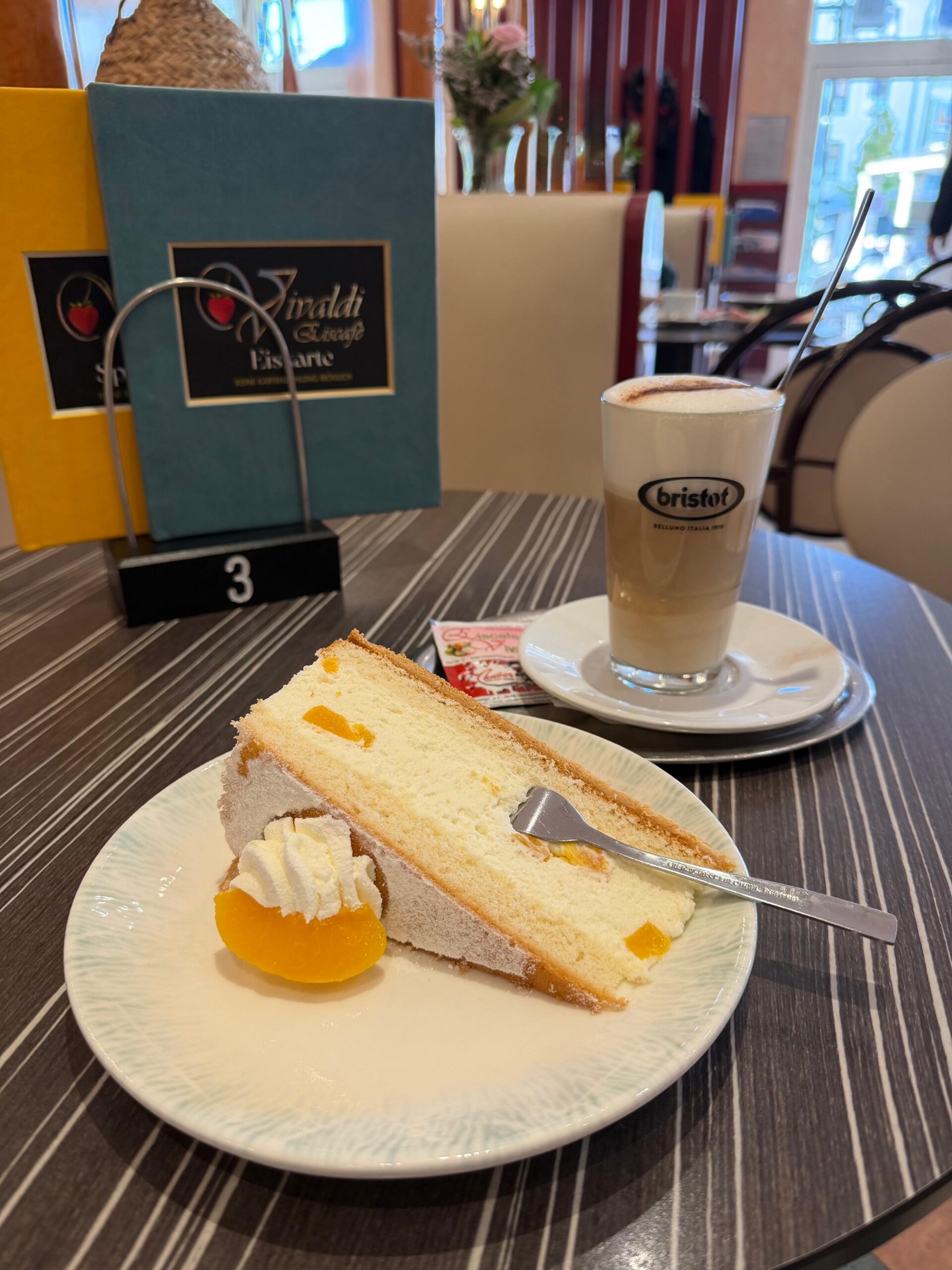 Latte Macchiato e Torta della casa